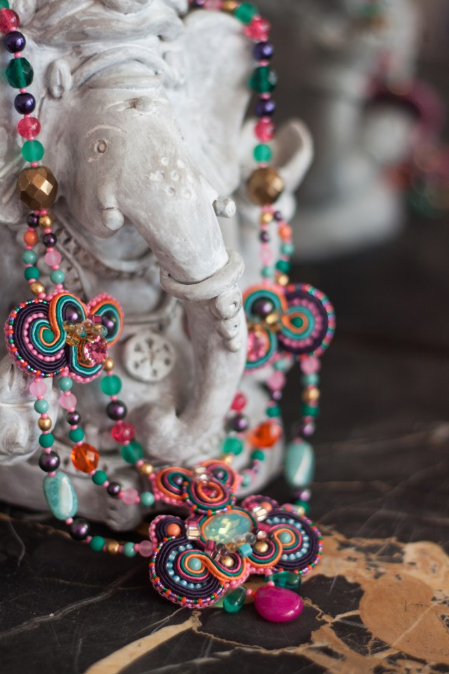 dissident sheep bijoux brodés collier Denise 2 (1 sur 1)