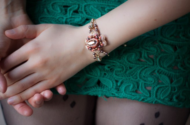 Dissident sheep bijoux brodés haute couture - collection Avril 18 Manhattan Jeanne bis 2