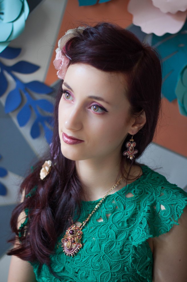 Dissident sheep bijoux brodés haute couture - Shooting au petit bonheur la fleur murielle jacquet - Jeanne 8