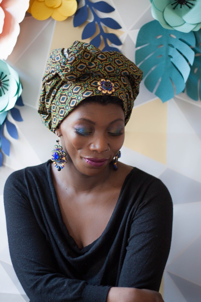 Dissident sheep bijoux brodés haute couture - Shooting au petit bonheur la fleur murielle jacquet - Marianne 21